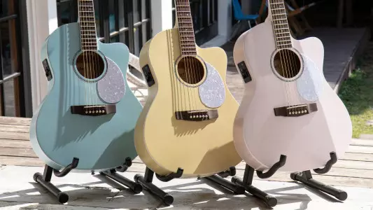 خرید انواع گیتار کلاسیک کورت